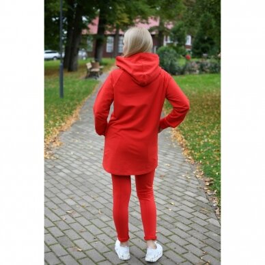 Raudonas oversize stiliaus džemperis su gobtuvu 1